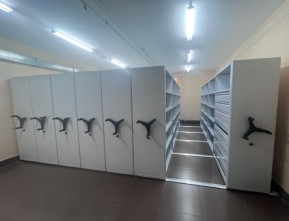 Закрытые передвижные стеллажи под экспонаты музея